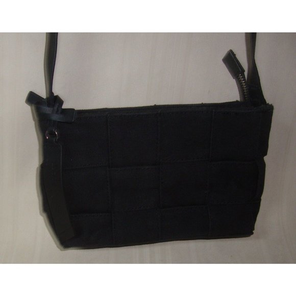 Lucky Brand Anae Black Woven Denim Crossbody Bag with Leather Strap & Charm - Picture 2 of 9